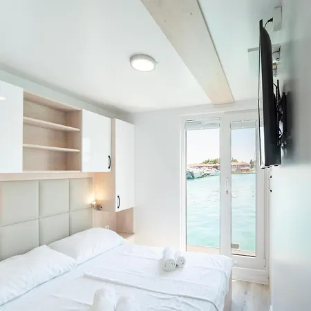 Exclusive Houseboat By The Sea 3* Novigrad Istria