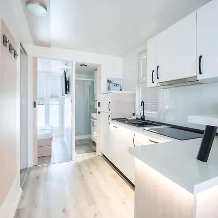 Exclusive Houseboat By The Sea Novigrad Istria