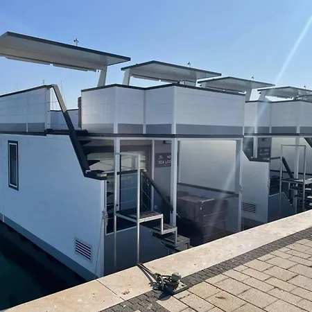 Exclusive Houseboat By The Sea