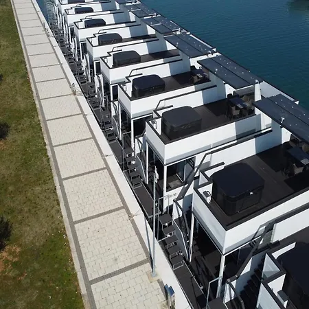 Bateau-hôtel Exclusive Houseboat By The Sea 3*